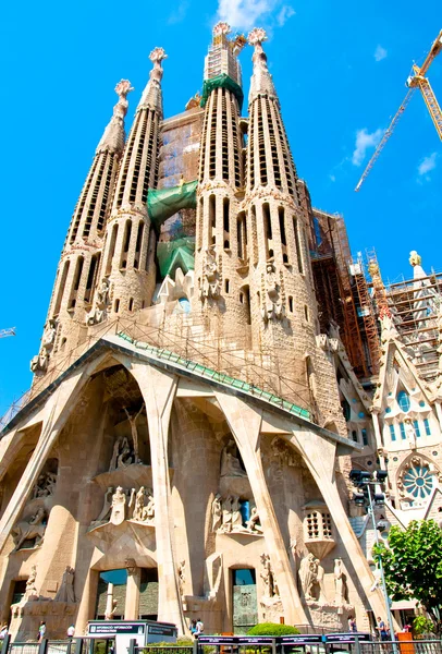 Sagrada Família. Vista de la fachada de la Pasión . —  Fotos de Stock