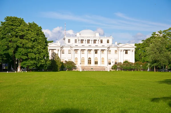 Pałac Yelagina w Sankt petersburg, Federacja Rosyjska. — Zdjęcie stockowe