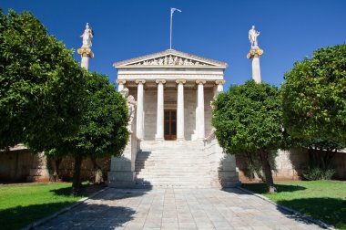 Academy of athens ile Eflatun ve Sokrates anıt.