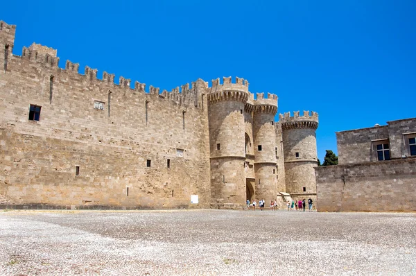 Knights Grand Master Palace in the Medieval town. — Stock Photo, Image