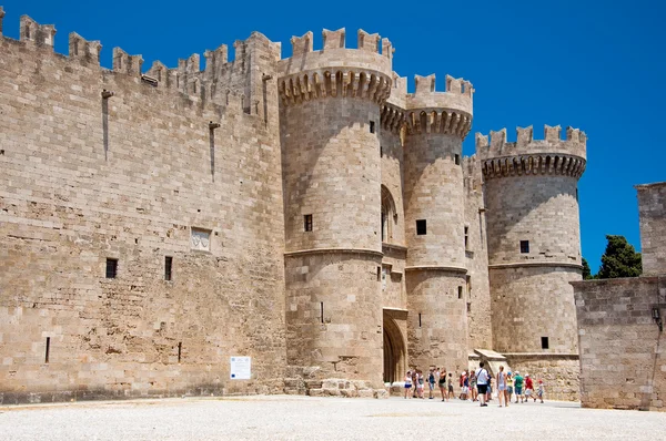 Palácio do Grão-Mestre dos Cavaleiros na cidade medieval . — Fotografia de Stock