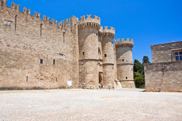 Knights Grand Master Palace in the Medieval town. — Stock Photo, Image