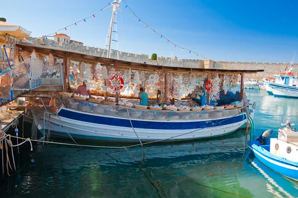 Port w starego miasta na wyspie Rodos, Grecja. — Zdjęcie stockowe