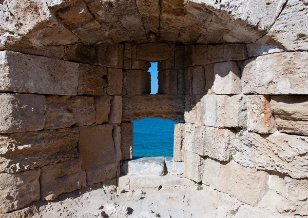 Middeleeuwse lacune in de oude stad op een eiland rhodes, Griekenland. — Stockfoto