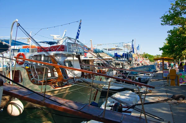 Harbour in a old town on July 1, 2013 in Rhodes Island, Greece. — Stock Photo, Image