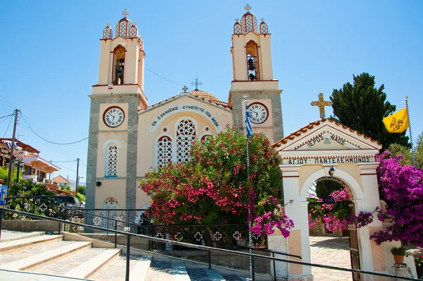 聖パンテレイモン修道院の教会。ロードス島, ギリシャ. — ストック写真