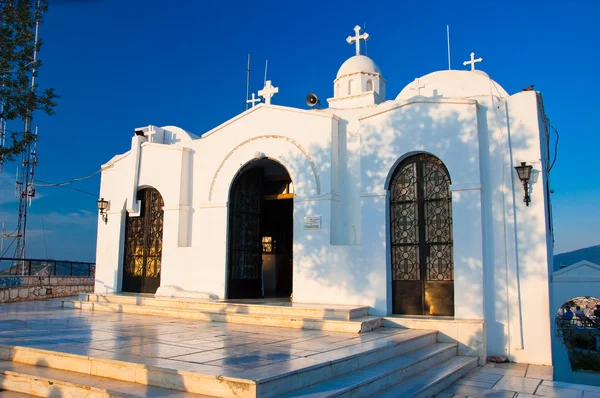 Saint George's chapel på topp Mount Lycabettus — Stockfoto