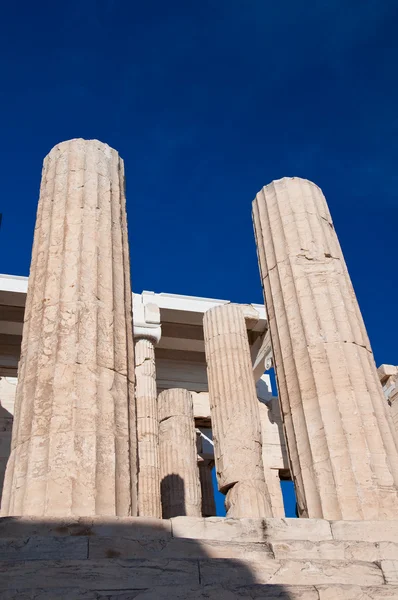 Dettaglio del Propylaea su Acropolis di Atene. Atene, Grecia . — Foto Stock