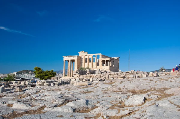El Erechtheion en la Acrópolis de Atenas en Grecia . — Foto de Stock