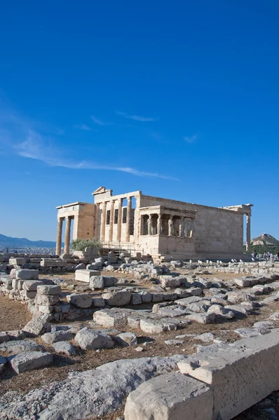 El Erechtheion en la Acrópolis de Atenas en Grecia . — Foto de Stock