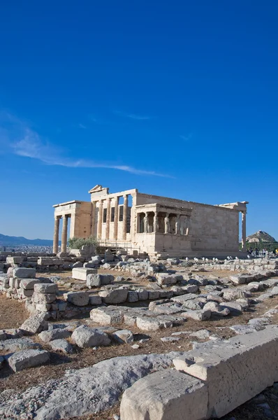 El Erechtheion en la Acrópolis de Atenas en Grecia . — Foto de Stock