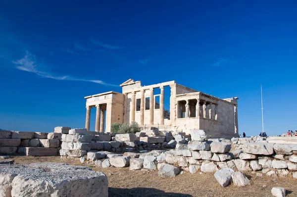 El Erechtheion en la Acrópolis de Atenas en Grecia . — Foto de Stock