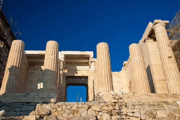 El Propylaea. Atenas, Grecia . — Foto de Stock