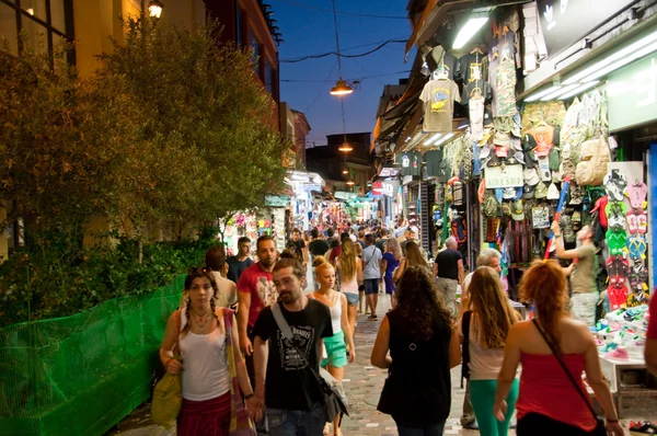 Vida nocturna en Plaka en Atenas, Grecia . — Foto de Stock