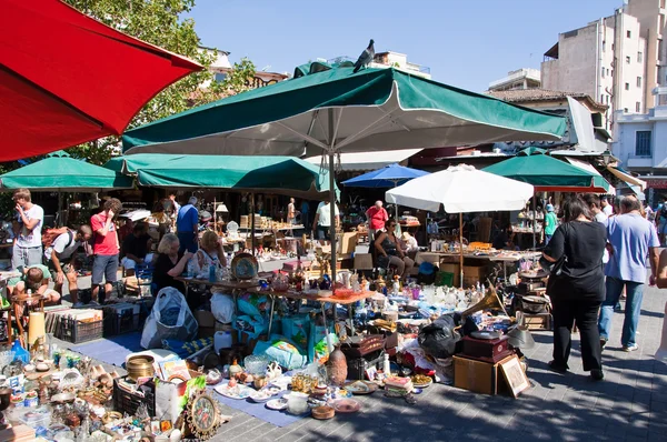 Monastiraki flea piyasada. Atina, Yunanistan. — Stok fotoğraf