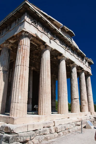 Il Tempio di Efesto sul lato nord-ovest dell'Agorà di Atene Grecia . — Foto Stock