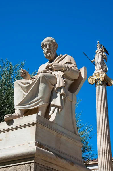 Το άγαλμα του Πλάτωνα. Αθήνα, Ελλάδα. — Φωτογραφία Αρχείου