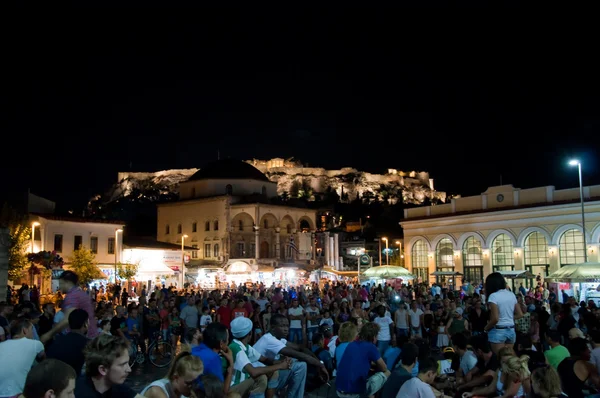 Monastiraki Platz in der Nacht. Athen, Griechenland. — Stockfoto