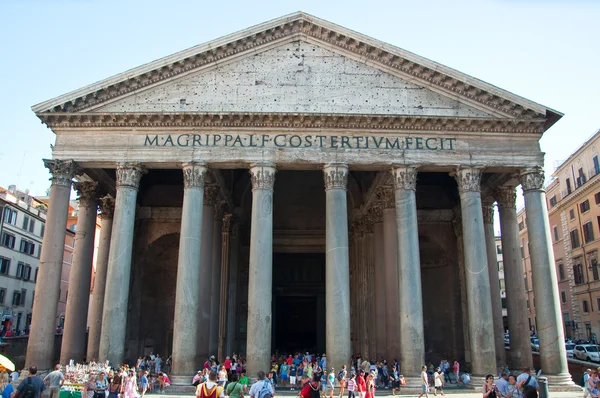 El Panteón en Agosto 6, 2013 en Rome, Italy . — Foto de Stock