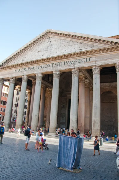 El Panteón en Agosto 6, 2013 en Rome, Italy . — Foto de Stock