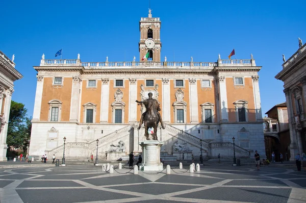 O Capitólio e a Piazza del Campidoglio em 5 de agosto em Roma, Itália . — Fotografia de Stock