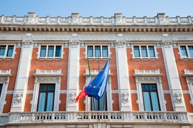 Roma-Ağustos 8: palazzo montecitorio, Roma, İtalya piazza del parlamento üzerinde Ağustos 8,2013 üzerinde. palazzo montecitorio, Roma ve İtalyan milletvekilleri odası koltuk Saray gibi.