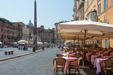 Roma-Ağustos 8: Ağustos 8, piazza navona üzerinde Restoran 2013 yılında Roma. Piazza navona, Roma, İtalya Şehir Meydanı olduğunu.