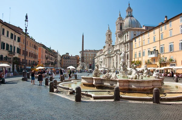 Rom-augusti 8: piazza navona på augusti 8, 2013 i Rom. Piazza navona är ett torg i Rom, Italien. — Stockfoto