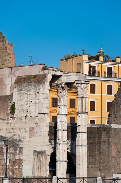 Forum des Augustus mit dem Tempel des Mars Ultor. die imperialen foren, rom, italien. — Stockfoto