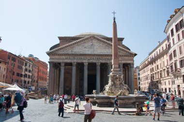 Roma Ağustos 6: pantheon on Ağustos 6, 2013 yılında Roma, İtalya. pantheon bir binada, Roma, İtalya Tanrıların antik bir Roma İmparatoru hadrian tarafından yaklaşık 126 reklam yeniden.