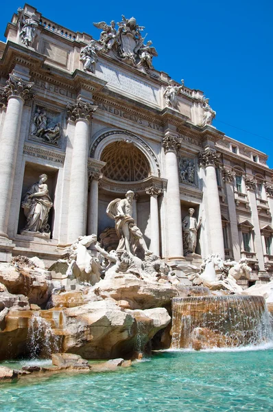 La statua di Nettuno. Fontana di Trevi a Roma . — Foto Stock