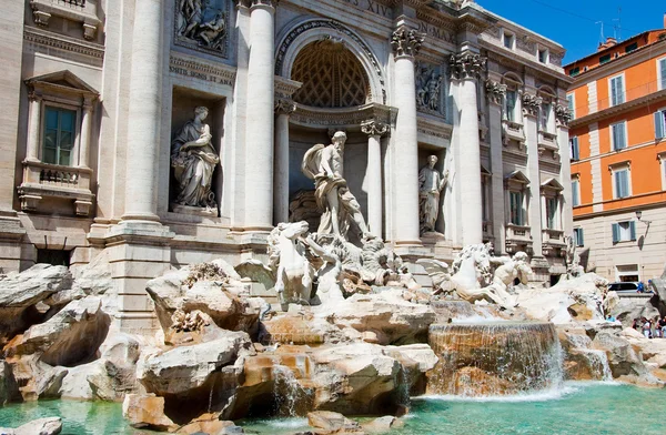 Veduta della Fontana di Trevi a Roma . — Foto Stock