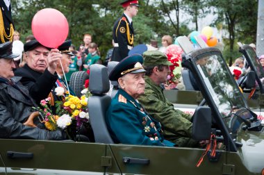 Rusya-Eylül 17: geçit töreninde bryansk Eylül 17,2013. Bryansk idari Merkezi bryansk Oblastı, Rusya, 379 kilometre (235 mil) güneybatısında Moskova biridir.