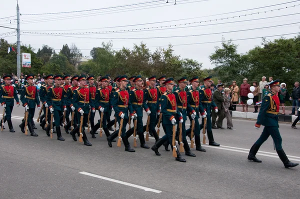 RUSSIA-SEPTEMBER 17: Parade in Bryansk on September 17,2013. Bryansk is a city and the administrative center of Bryansk Oblast, Russia, located 379 kilometers (235 mi) southwest of Moscow. — Stock Photo, Image