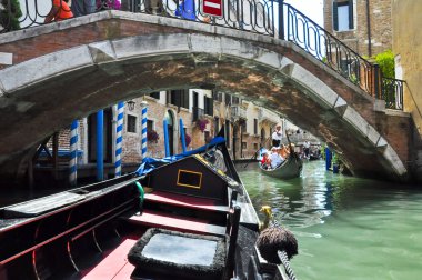 Venedik-Haziran 15: gondol Venedik, İtalya Venedik kanalına-15 Haziran 2012 tarihinde.
