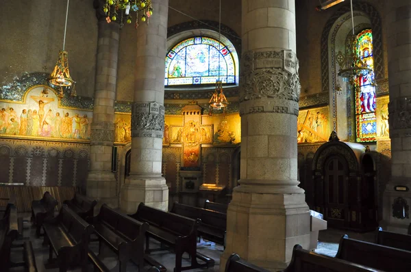 Barcelona-juli 25: templet expiatori del sagrat cor på toppen av berget tibidabo den 25 juli, 2009 i barcelona, Katalonien, Spanien. — Stockfoto