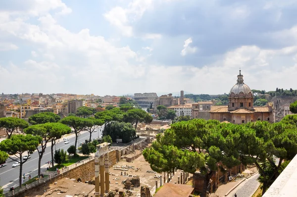 ROME-JULY 19: Rome as seen from the Capitoline Hill on July 19, 2013 in Rome, Italy. — Stock Photo, Image