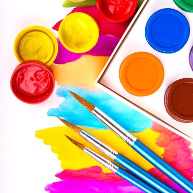 beyaz boya ile Art studio boyar