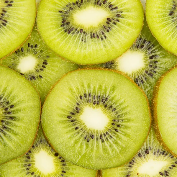 Vele segmenten van kiwi fruit — Stockfoto