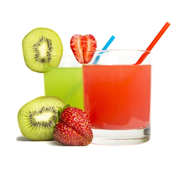 Strawberry & kiwi juice isolerad på vit — Stockfoto