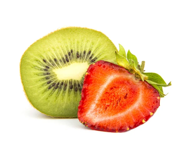 Fruit van kiwi en aardbeien op witte — Stockfoto