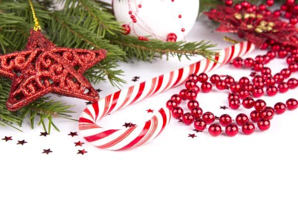 Рождественские украшения праздничные украшения изолированы на белом фоне — стоковое фото