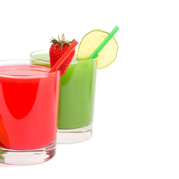 Färgglada juicer. jordgubb och lime — Stockfoto