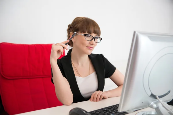 Une fille dans le bureau Photo De Stock