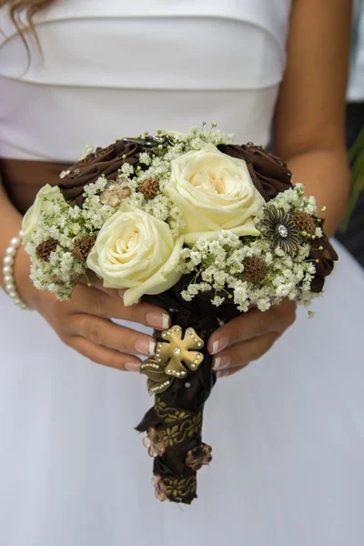 Beautiful bridal bouquet of flowers — Stock Photo, Image