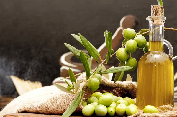 Olio e olive — Stock Photo, Image