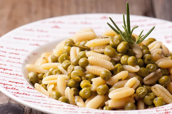 Gnocchetti sardi e piselli — Stock Photo, Image