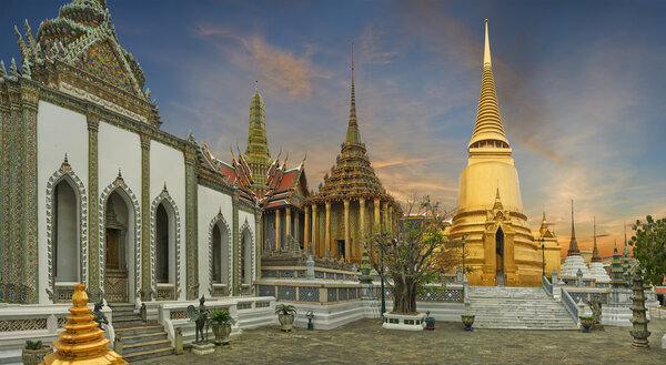 Храм Изумрудного Будды
