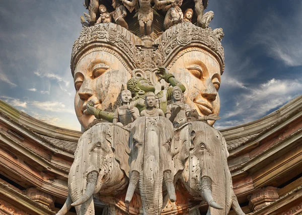 真実、パタヤ、タイの聖域. — ストック写真