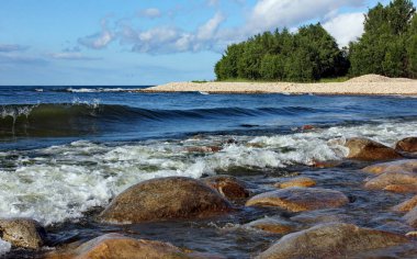 Baykal Gölü kıyısı, Svyatoy Nos yarımadası, yaz, sörf
